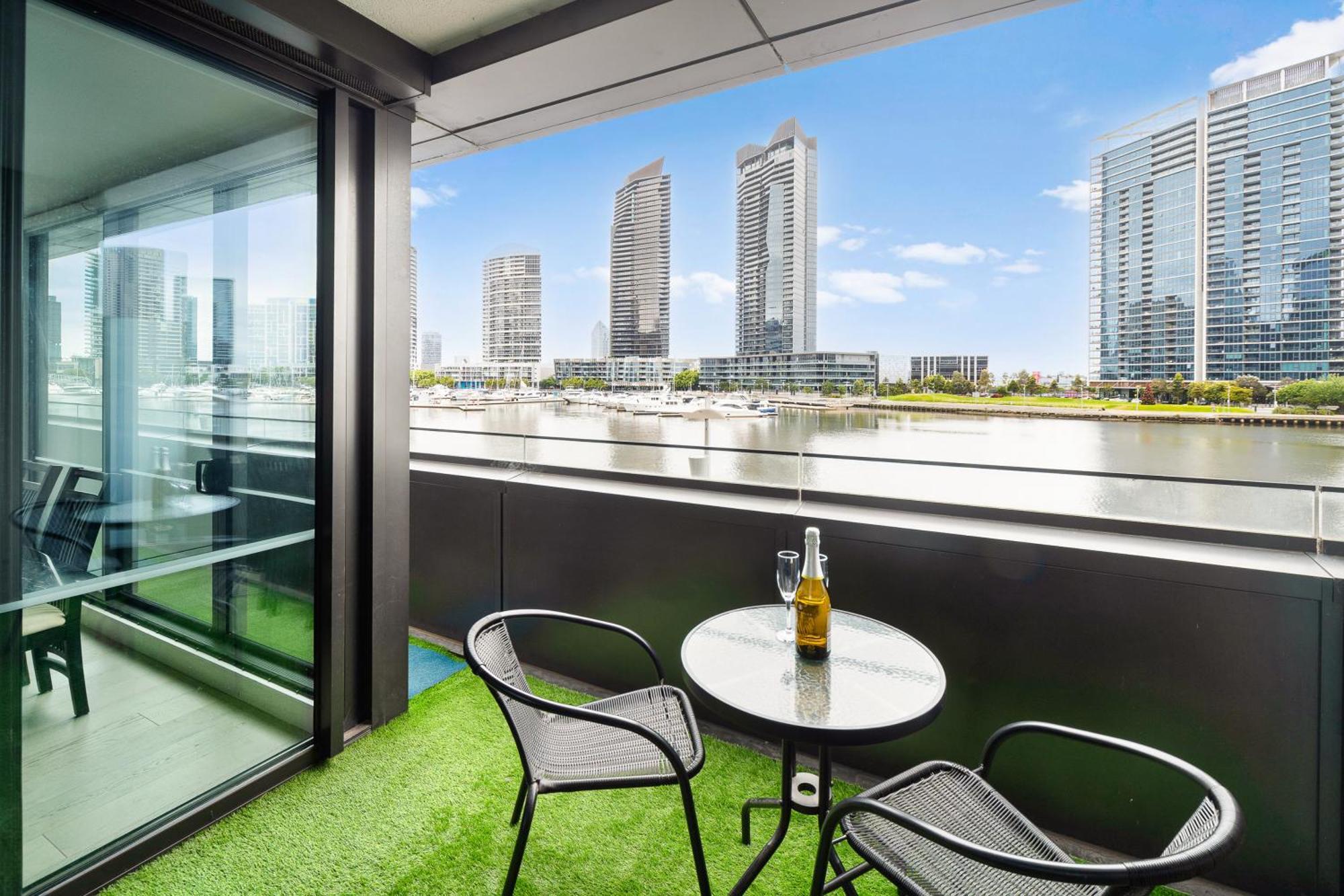 Melbourne Docklands Riverside Views 외부 사진